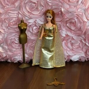 Topper Dawn doll with outfit 0814 All that glitters is Gold